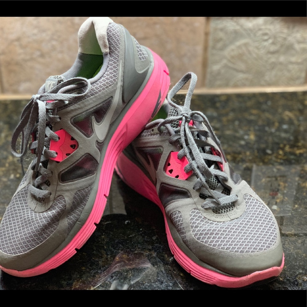 Nike Dynamic support Size 9